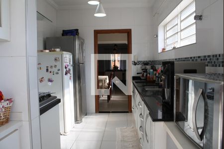 Casa à venda com 337m², 3 quartos e 5 vagasCozinha