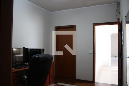 Casa à venda com 337m², 3 quartos e 5 vagasEscritório 2