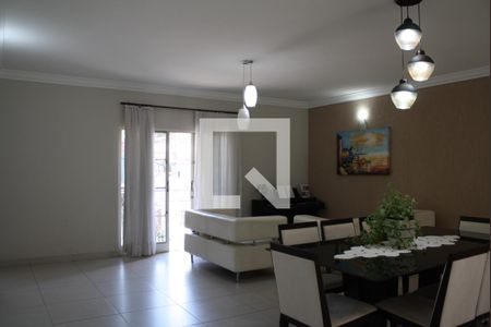 Casa à venda com 337m², 3 quartos e 5 vagasSala de jantar