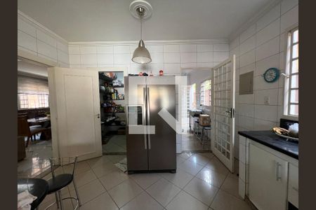 Casa à venda com 200m², 4 quartos e sem vagaCozinha - Armários