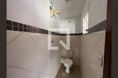 Casa à venda com 200m², 4 quartos e sem vagaLavabo