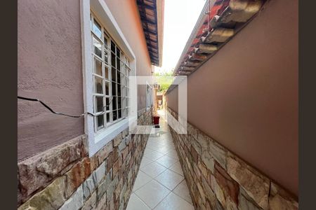 Casa à venda com 200m², 4 quartos e sem vagaCorredor