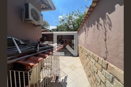 Casa à venda com 200m², 4 quartos e sem vagaQuintal