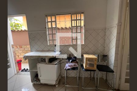 Casa à venda com 200m², 4 quartos e sem vagaLavanderia