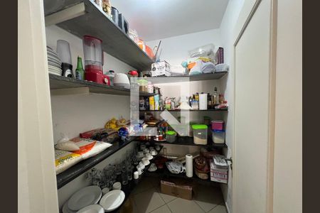 Casa à venda com 200m², 4 quartos e sem vagaDespensa