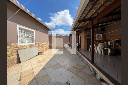 Casa à venda com 200m², 4 quartos e sem vagaQuintal