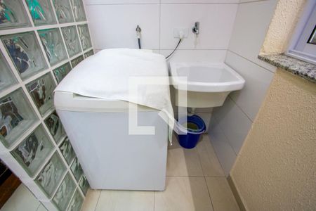 Casa à venda com 143m², 2 quartos e 3 vagas Casa à venda com 143m², 2 quartos e 3 vagasÁrea de serviço