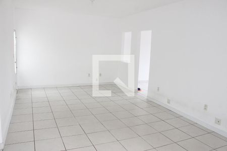 Sala de casa para alugar com 3 quartos, 107m² em Vila Cascatinha, São Vicente