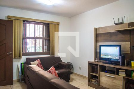 Sala de casa para alugar com 2 quartos, 125m² em Chapéu do Sol, Porto Alegre