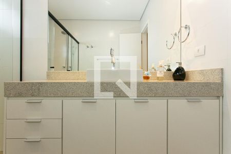 Casa à venda com 320m², 5 quartos e 5 vagasBanheiro da Suíte 2