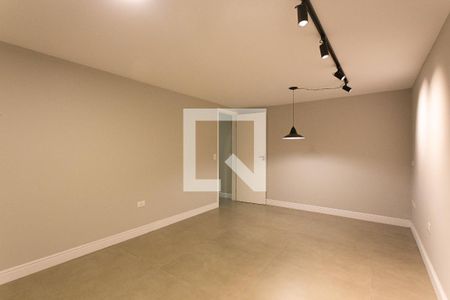 Casa à venda com 320m², 5 quartos e 5 vagasQuarto