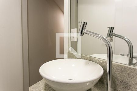 Casa à venda com 320m², 5 quartos e 5 vagasBanheiro Social 1