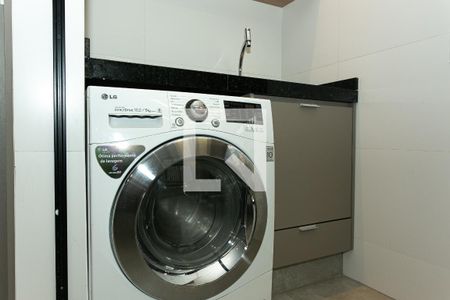 Casa à venda com 320m², 5 quartos e 5 vagasÁrea de Serviço