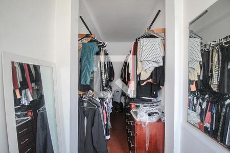 Casa para alugar com 300m², 5 quartos e 4 vagasCloset da suíte 1