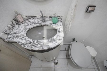 Casa para alugar com 300m², 5 quartos e 4 vagasLavabo