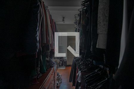 Casa para alugar com 300m², 5 quartos e 4 vagasCloset da suíte 1