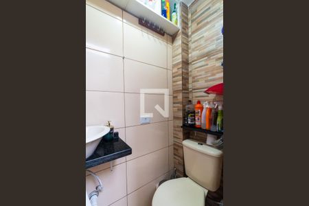 Casa de condomínio à venda com 60m², 2 quartos e 1 vaga Casa de condomínio à venda com 60m², 2 quartos e 1 vagaBanheiro de serviço