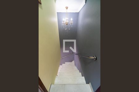 Casa de condomínio à venda com 60m², 2 quartos e 1 vaga Casa de condomínio à venda com 60m², 2 quartos e 1 vagaEscada