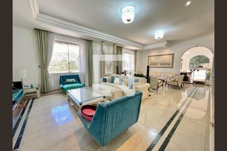 Casa à venda com 4 quartos, 1180m² em Interlagos, São Paulo