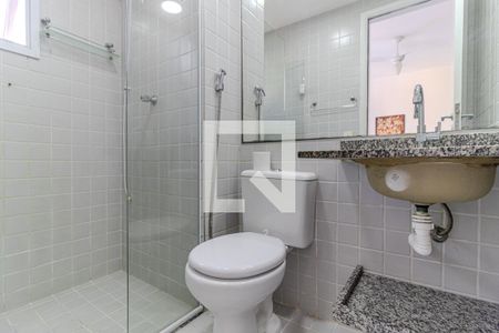 Banheiro de kitnet/studio para alugar com 1 quarto, 28m² em Vila Buarque, São Paulo