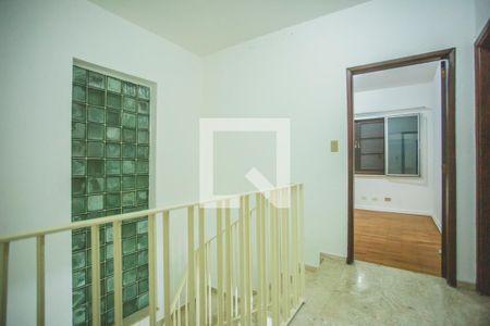 Casa à venda com 250m², 3 quartos e 2 vagasCorredor - Quartos