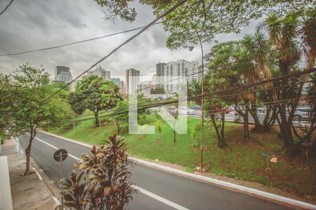 Vista de casa para alugar com 3 quartos, 250m² em Indianópolis, São Paulo