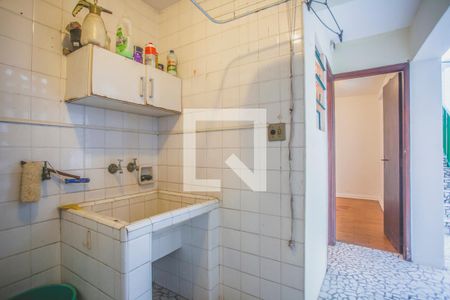Casa à venda com 250m², 3 quartos e 2 vagasÁrea de Serviço