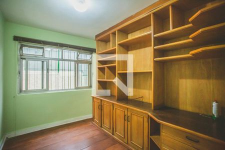 Casa à venda com 250m², 3 quartos e 2 vagasEscritório