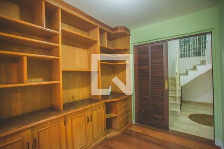 Casa à venda com 250m², 3 quartos e 2 vagasEscritório