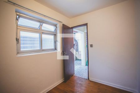 Casa à venda com 250m², 3 quartos e 2 vagasQuarto de Serviço