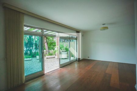 Sala de casa à venda com 3 quartos, 250m² em Indianópolis, São Paulo
