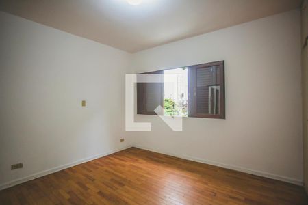 Casa à venda com 250m², 3 quartos e 2 vagasSuíte