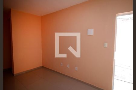 Sala de casa à venda com 1 quarto, 55m² em Brás de Pina, Rio de Janeiro
