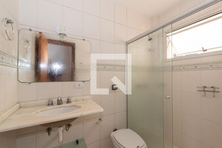 Casa de condomínio para alugar com 210m², 3 quartos e 2 vagasBanheiro