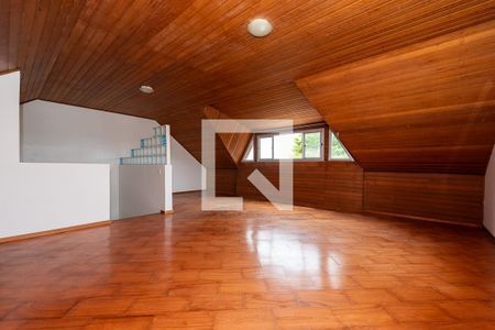 Casa de condomínio para alugar com 210m², 3 quartos e 2 vagasÁtico