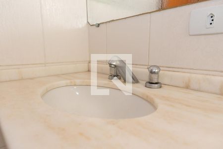 Casa de condomínio para alugar com 210m², 3 quartos e 2 vagasBanheiro