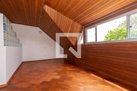 Casa de condomínio para alugar com 210m², 3 quartos e 2 vagasÁtico