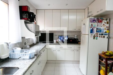 Casa à venda com 215m², 3 quartos e 3 vagasCozinha
