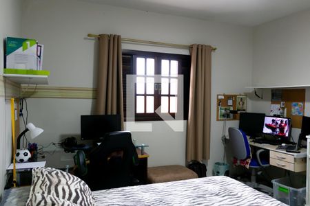 Casa à venda com 215m², 3 quartos e 3 vagasQuarto 3