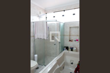 Casa à venda com 215m², 3 quartos e 3 vagasBanheiro da Suíte