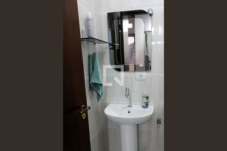 Casa à venda com 215m², 3 quartos e 3 vagasBanheiro 4