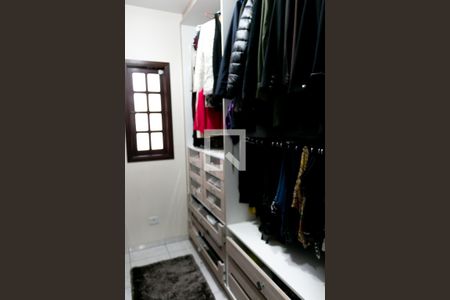 Casa à venda com 215m², 3 quartos e 3 vagasCloset