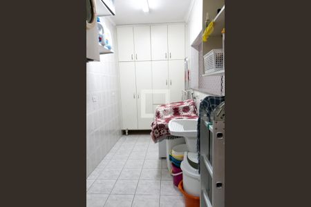 Casa à venda com 215m², 3 quartos e 3 vagasLavanderia