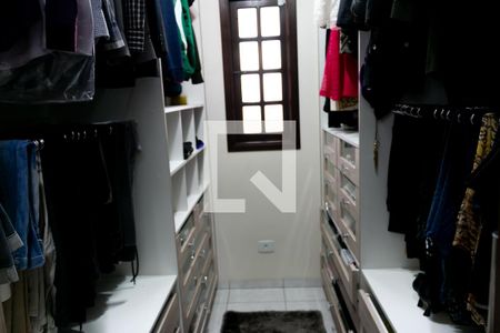 Casa à venda com 215m², 3 quartos e 3 vagasCloset