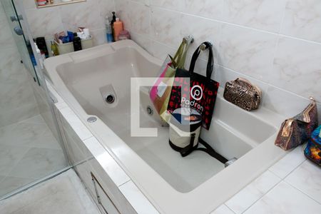 Casa à venda com 215m², 3 quartos e 3 vagasBanheiro da Suíte