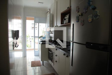 Cozinha de apartamento à venda com 2 quartos, 56m² em Jardim Roberto, Osasco