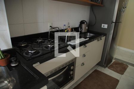 Cozinha de apartamento à venda com 2 quartos, 56m² em Jardim Roberto, Osasco