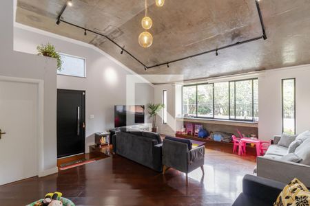 Sala de casa à venda com 3 quartos, 261m² em Bosque da Saúde, São Paulo