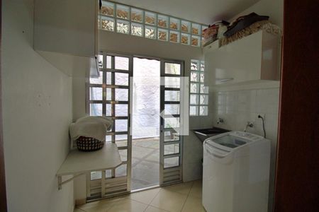 Casa de condomínio à venda com 170m², 3 quartos e 2 vagas Casa de condomínio à venda com 170m², 3 quartos e 2 vagasÁrea de Serviço