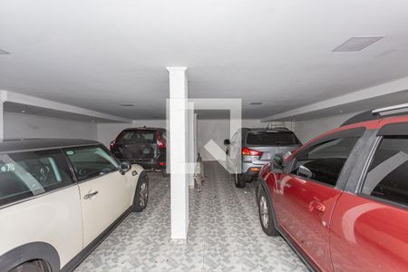 Garagem de casa à venda com 4 quartos, 390m² em Saúde, São Paulo